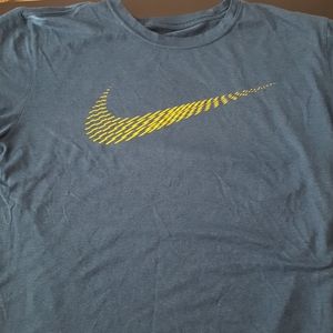 Nike swoosh tee dri fit
